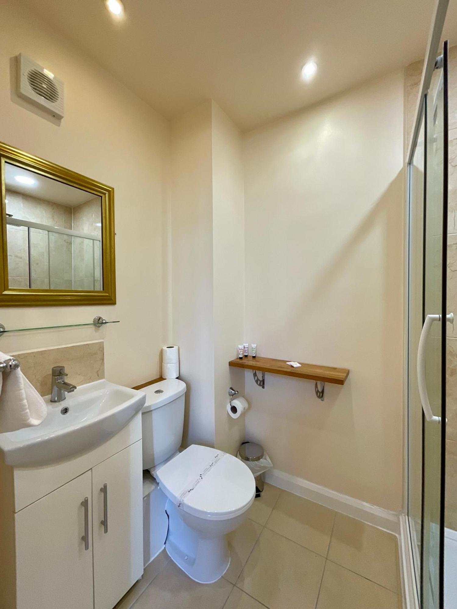 Vernon Guesthouse Eastbourne Dış mekan fotoğraf