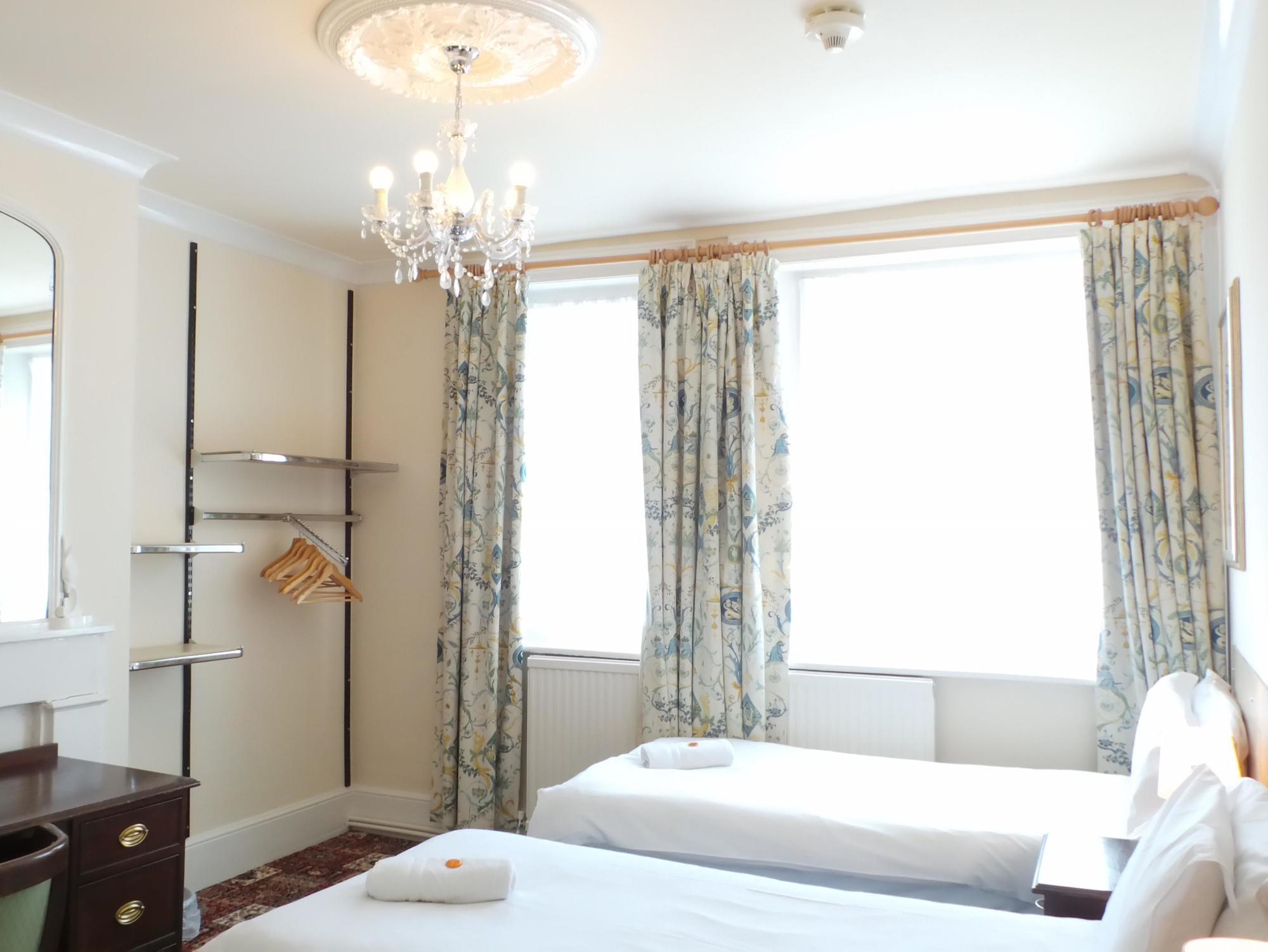 Vernon Guesthouse Eastbourne Dış mekan fotoğraf