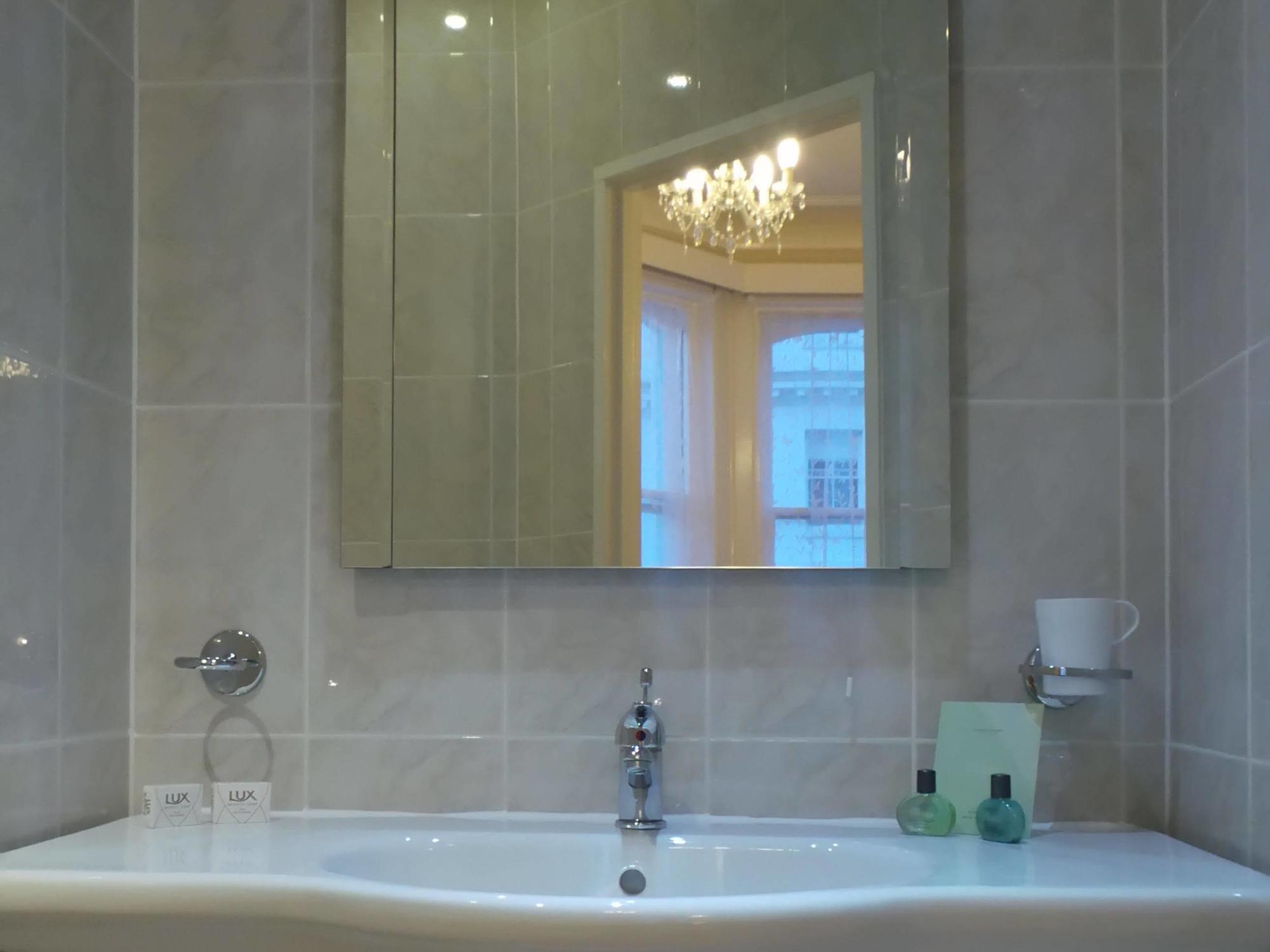 Vernon Guesthouse Eastbourne Dış mekan fotoğraf