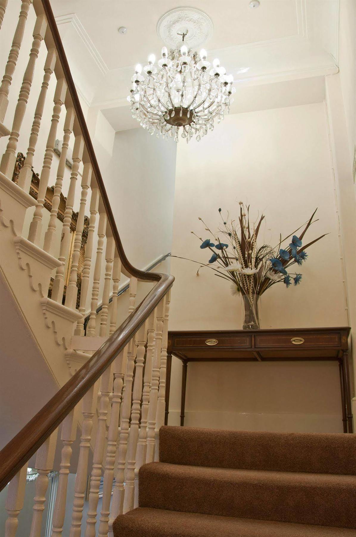 Vernon Guesthouse Eastbourne Dış mekan fotoğraf
